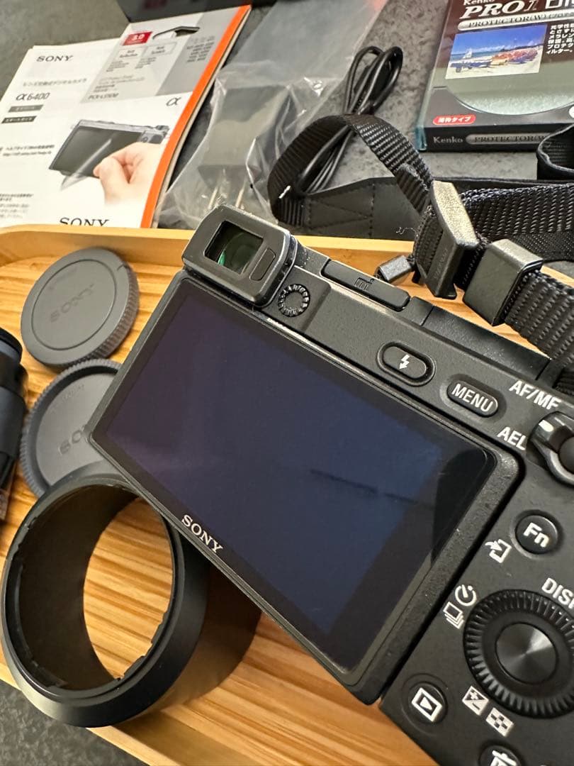 SONY α6400 ミラーレスカメラ 16-50mmレンズ、単焦点レンズセット