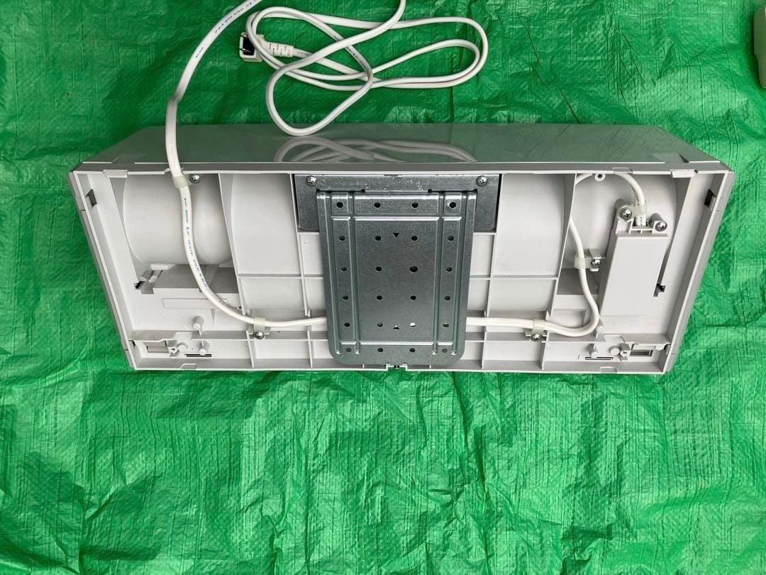 コロナ　壁掛け電気ヒーターCHK-C126Aホワイト 約60cm