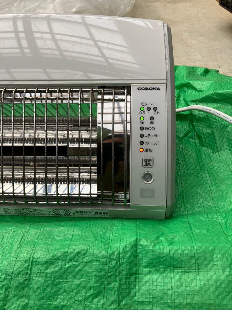 コロナ　壁掛け電気ヒーターCHK-C126Aホワイト 約60cm