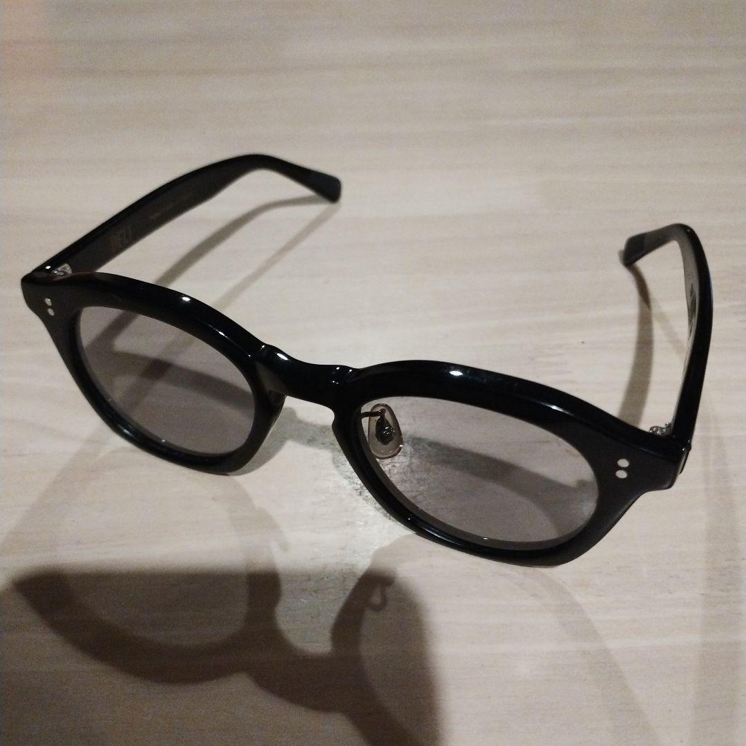 UNCROWD DELI サングラス 調光 THE HIGHEST END 黒縁