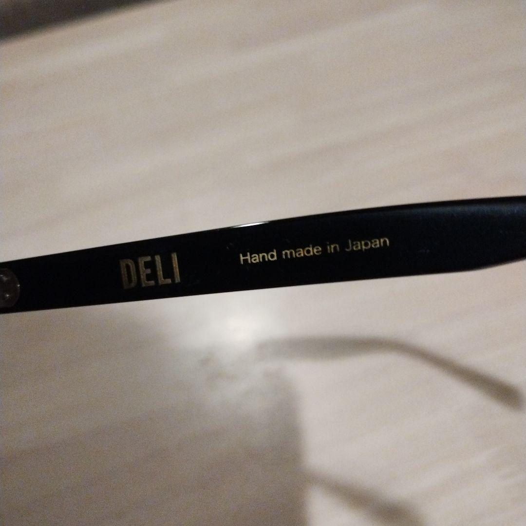 UNCROWD DELI サングラス 調光 THE HIGHEST END 黒縁