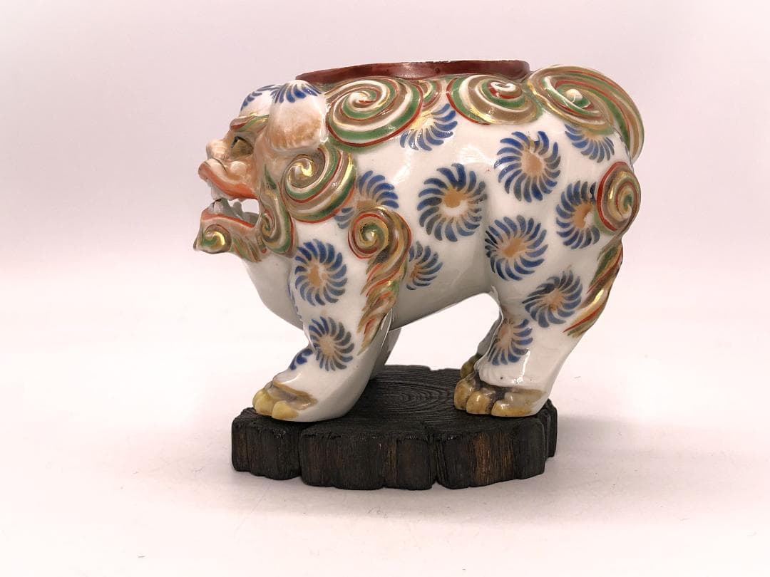 【 古陶磁 獅子香炉 】　白磁金彩色絵