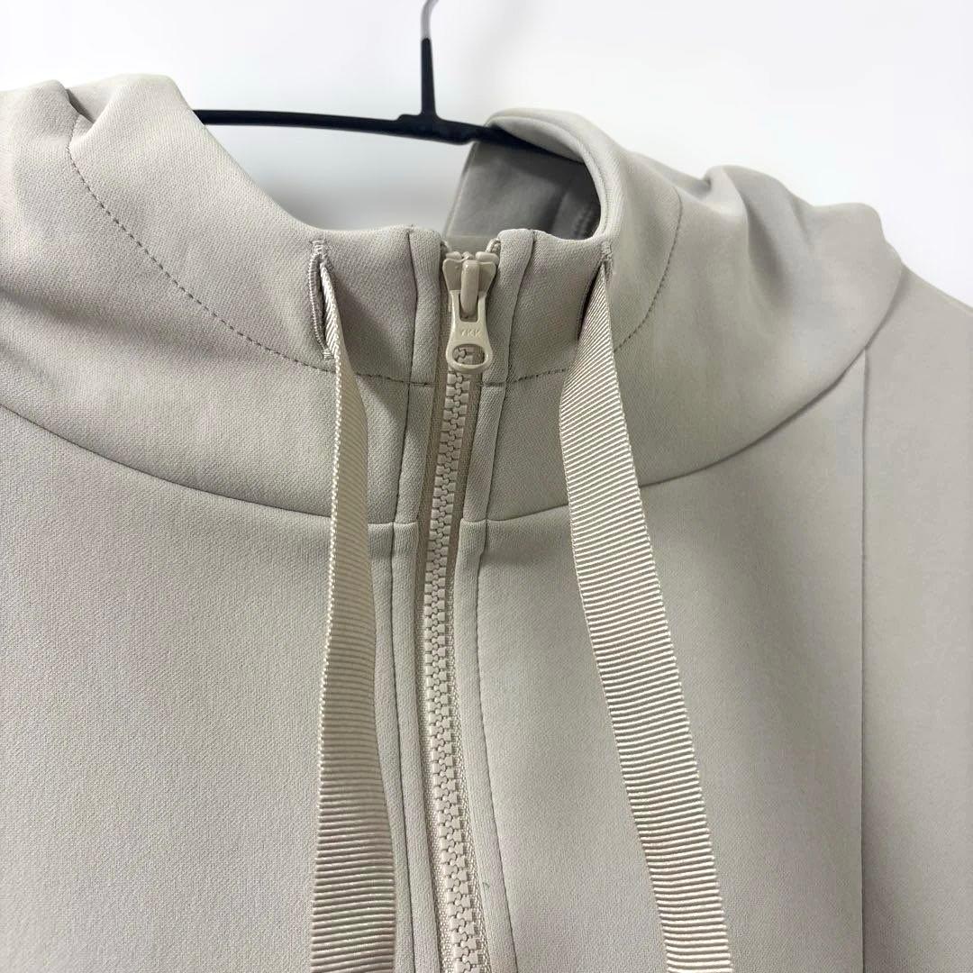 ALBOVE ショート丈 長袖 ジップアップ パーカー ベージュ　レディース　M