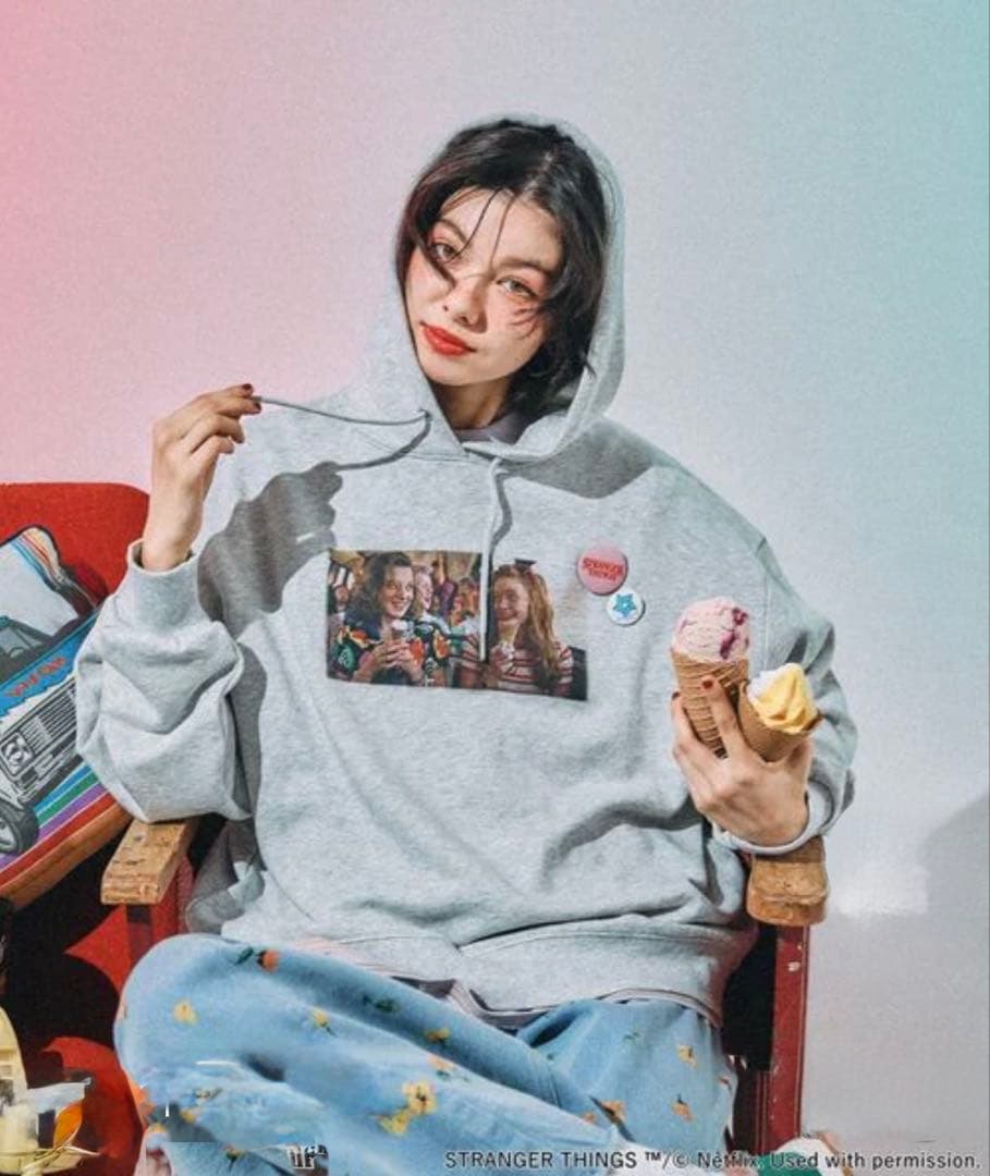 ストレンジャー・シングス フード付きパーカー グレー