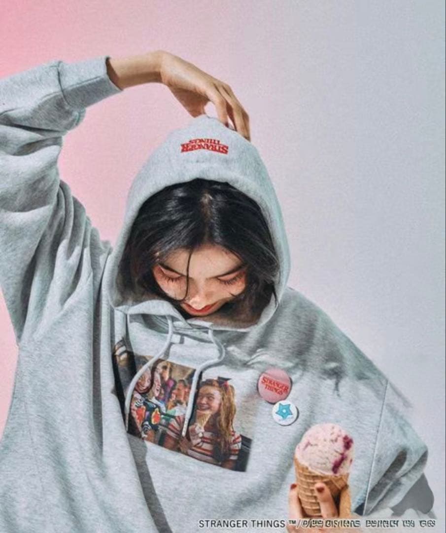 ストレンジャー・シングス フード付きパーカー グレー