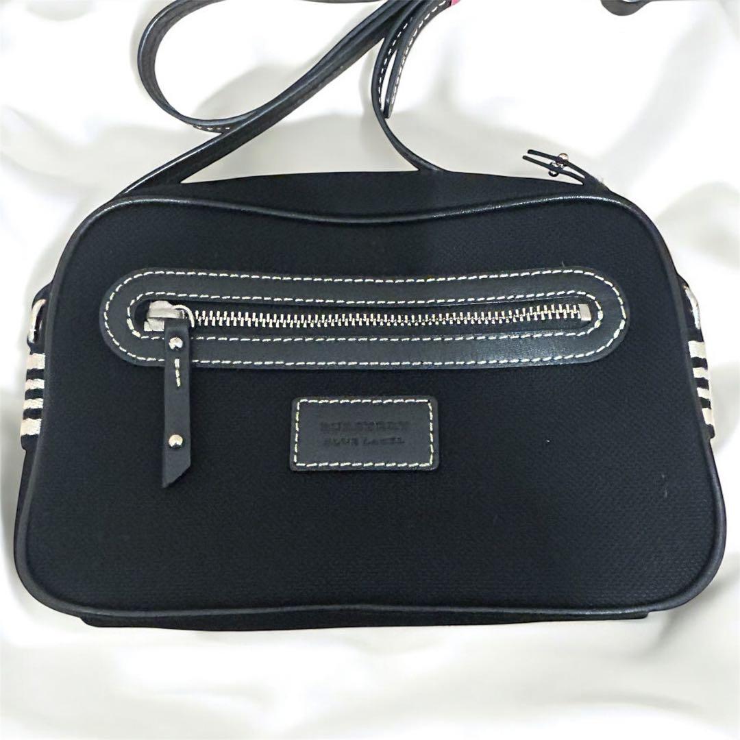 Burberry バーバリー　ショルダーバッグ　ブラック　刺繍ロゴ