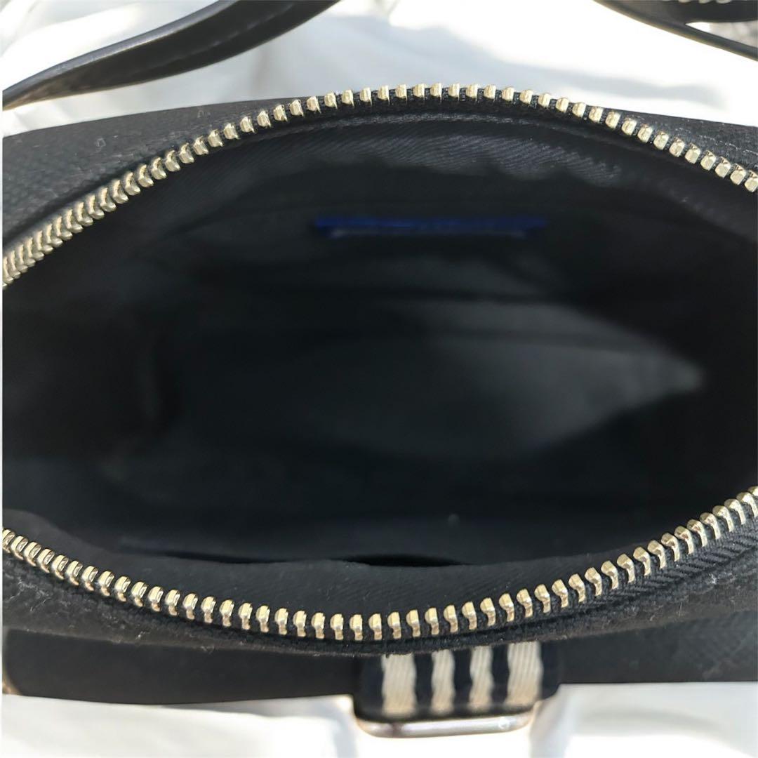 Burberry バーバリー　ショルダーバッグ　ブラック　刺繍ロゴ