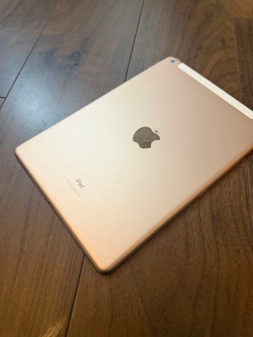 iPad 第7世代 32GB Wi-Fiモデル ゴールド A2198 ケース付き