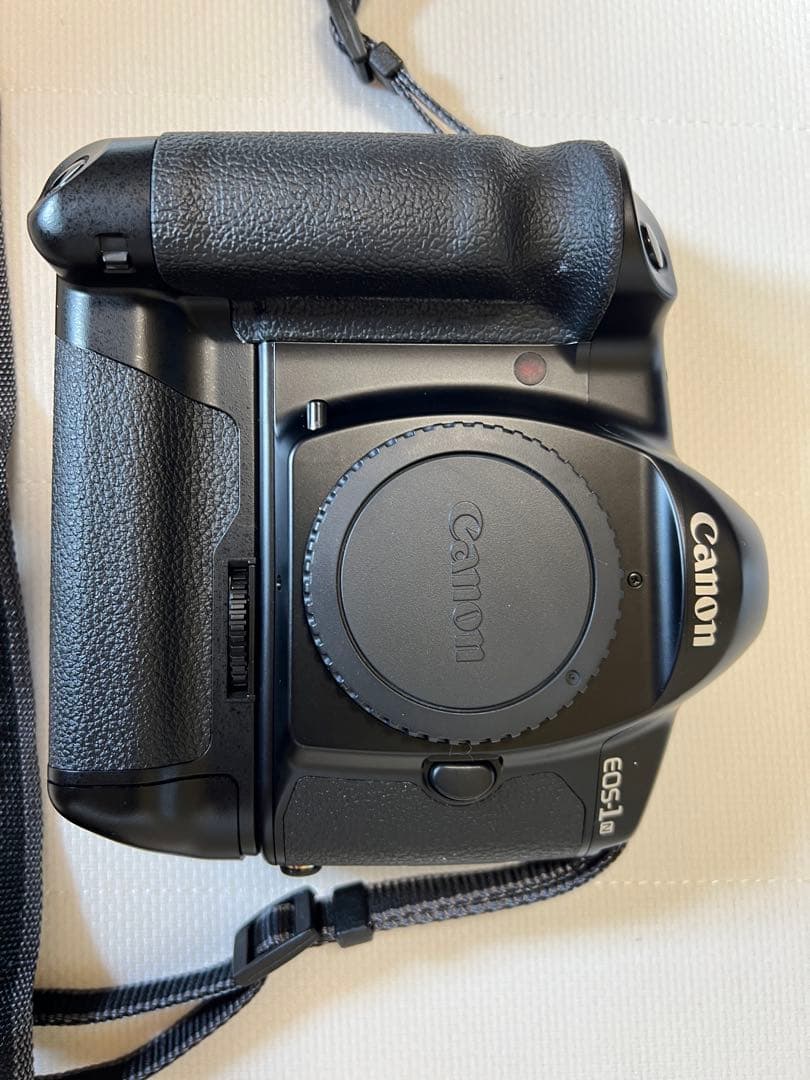キャノン　Canon EOS-1N デジタル一眼レフ 本体
