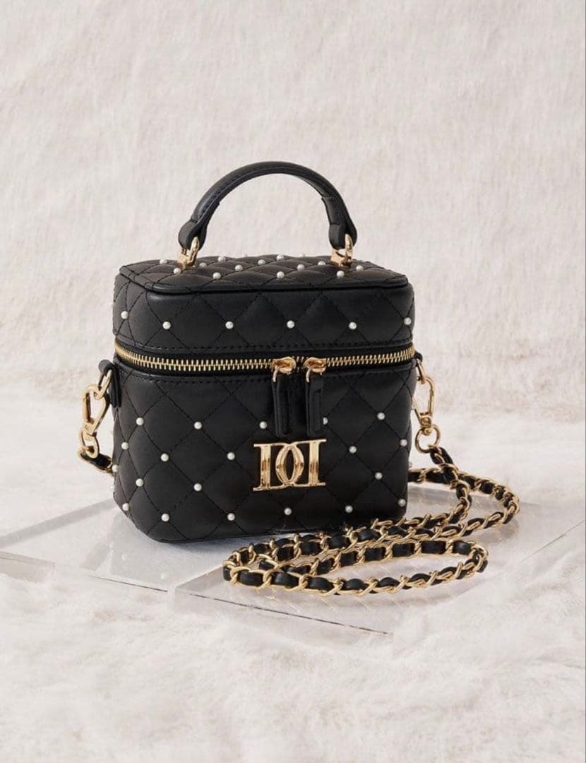 Darich ダーリッチ キルティングパールスクエアミニバッグ