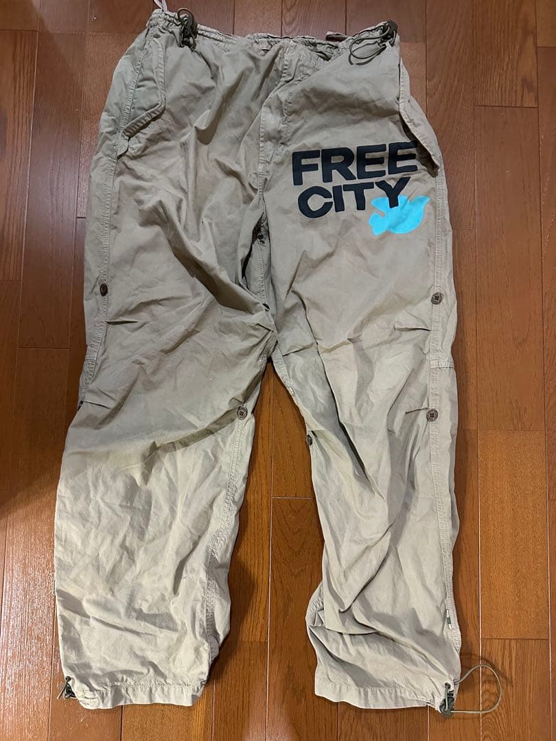 free city カーゴ パラシュートパンツ ベージュ
