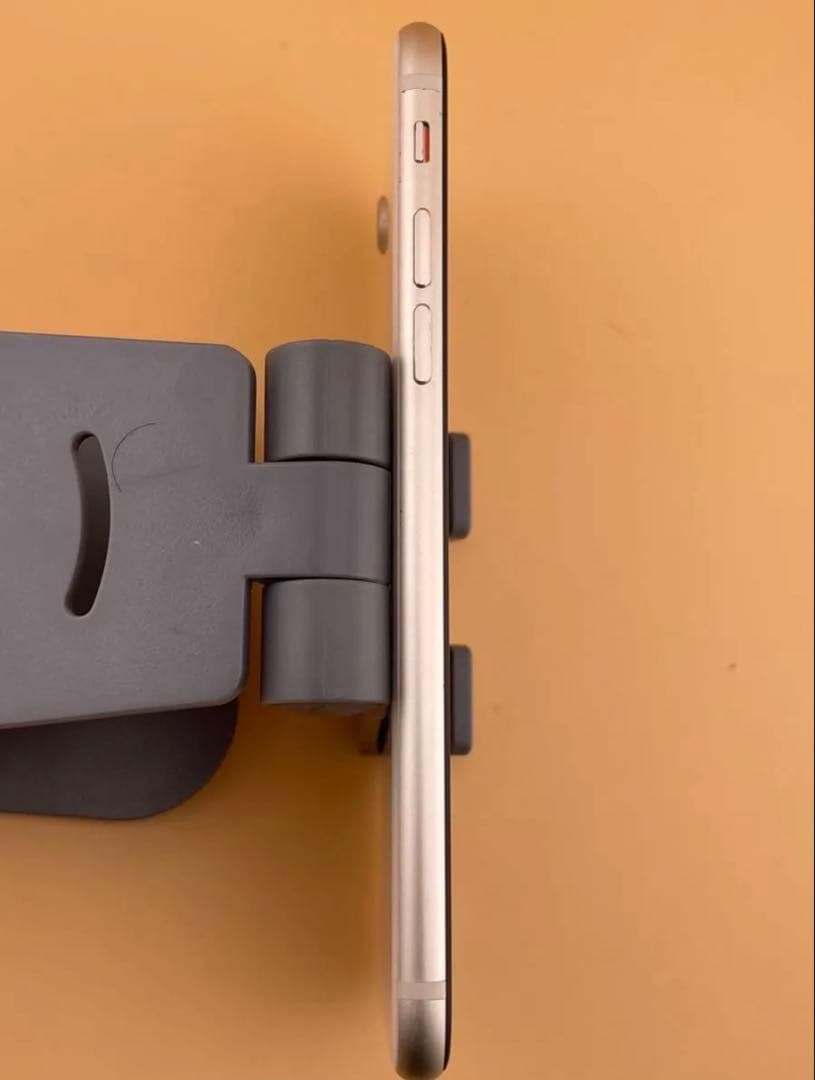 iPhone SE 3 128GB スターライトバッテリー100%