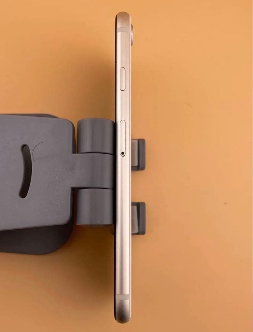 iPhone SE 3 128GB スターライトバッテリー100%