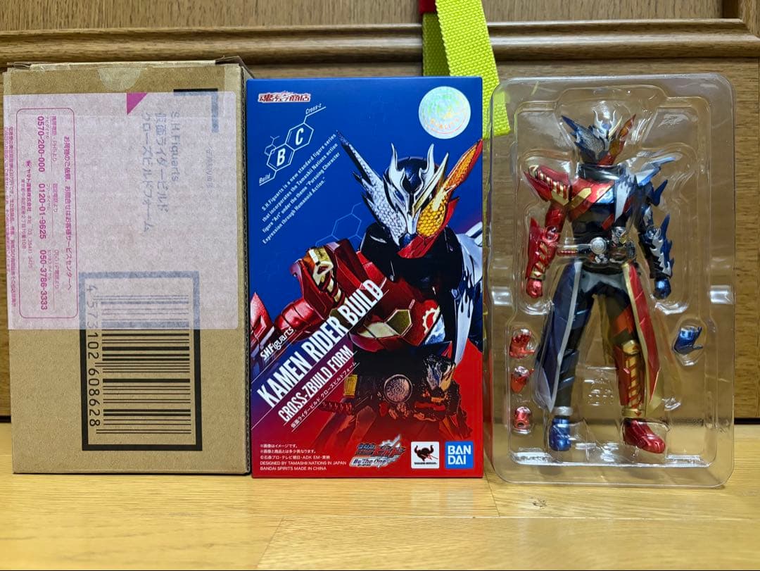 S.H.Figuarts 仮面ライダービルド クローズビルドフォーム