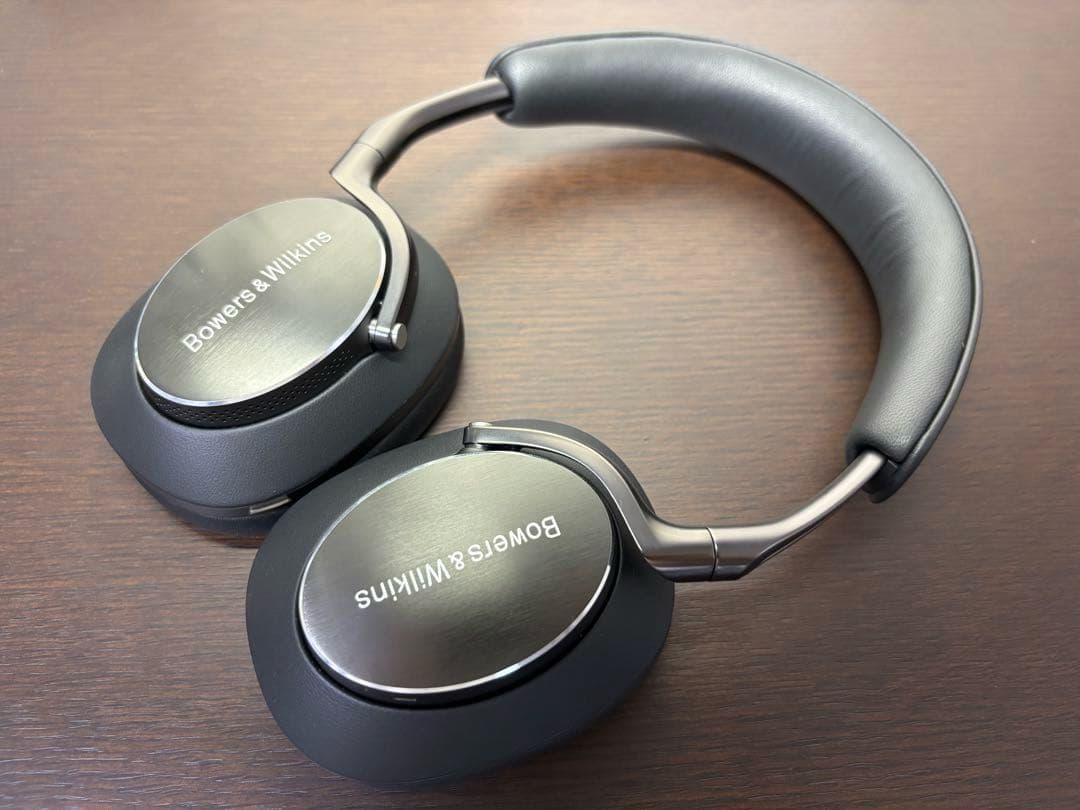 Bowers & Wilkins Px8ブラック