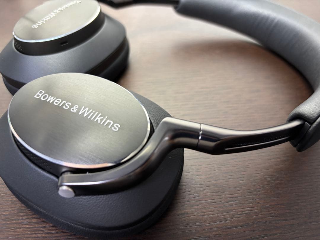 Bowers & Wilkins Px8ブラック
