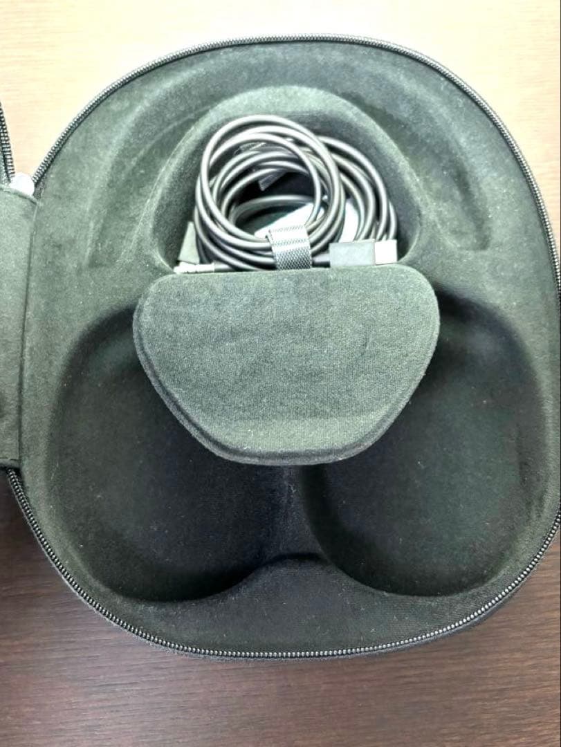 Bowers & Wilkins Px8ブラック