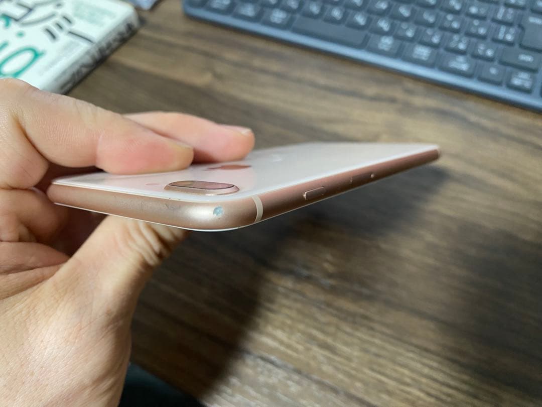 最大容量100％ SIMフリー iPhone 8 Plus ゴールド 64GB