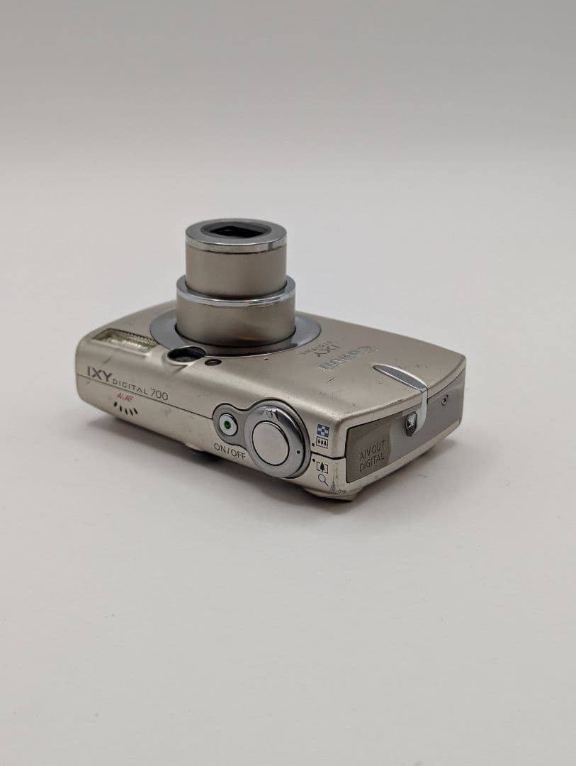 Canon IXY DIGITAL 700 ゴールド