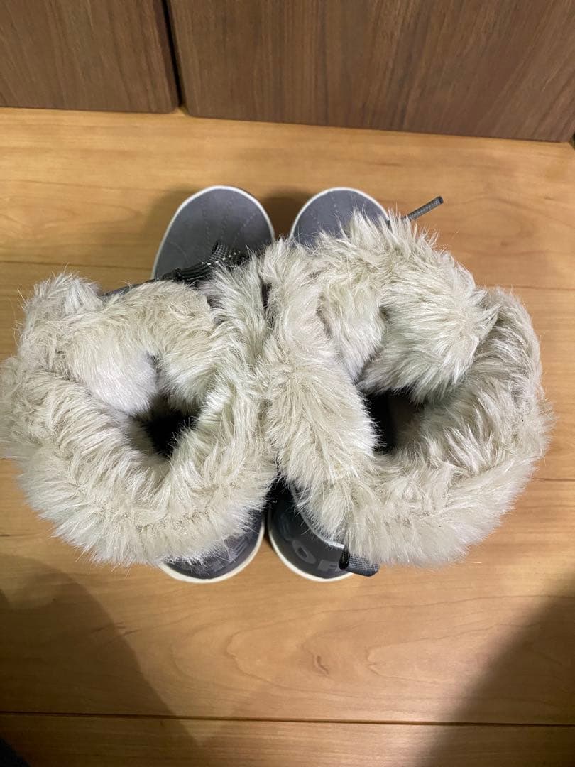 【未使用に近い】SORELティボリ　グレー　25㎝