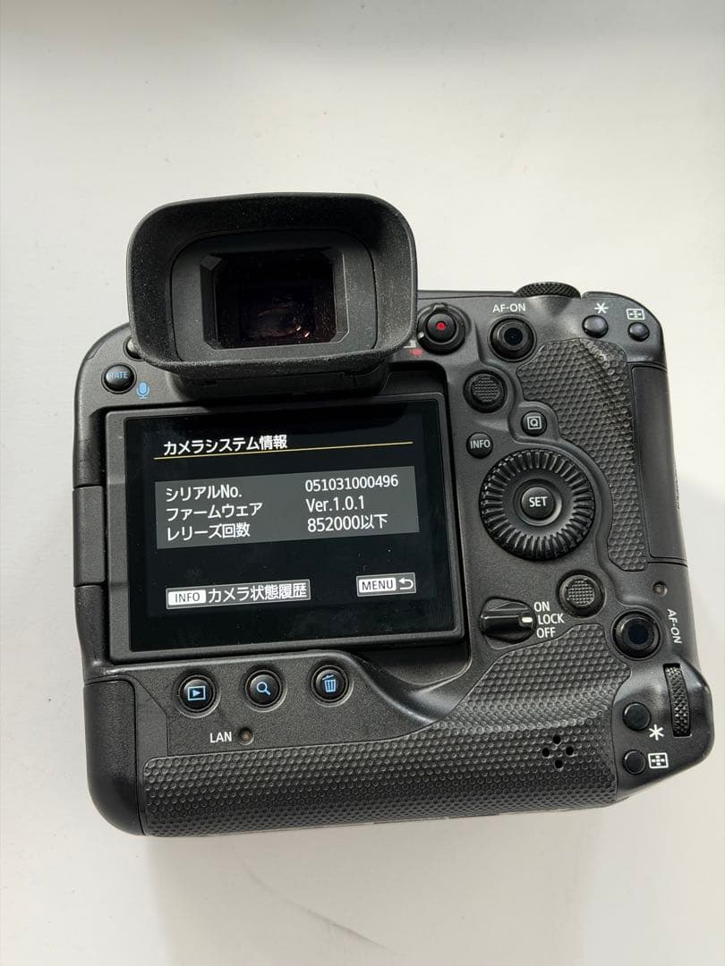Canon EOS R3 ミラーレスカメラ　バッテリー3個付き