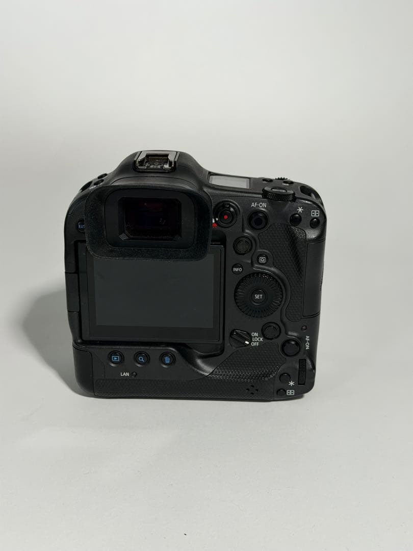 Canon EOS R3 ミラーレスカメラ　バッテリー3個付き