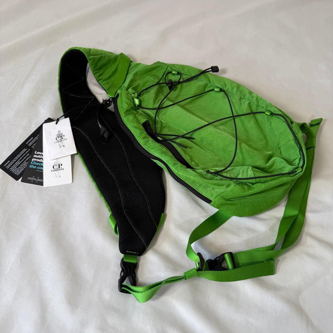 【定価4.2万/あおば着用】C.P.Company ボディ バッグ グリーン
