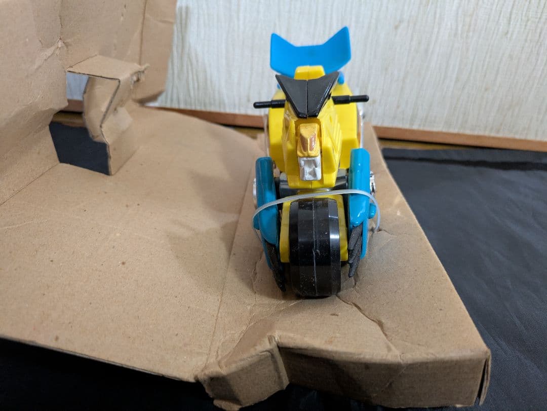 タカラ　TOYBIZ X-MEN ウルヴァリンバイク