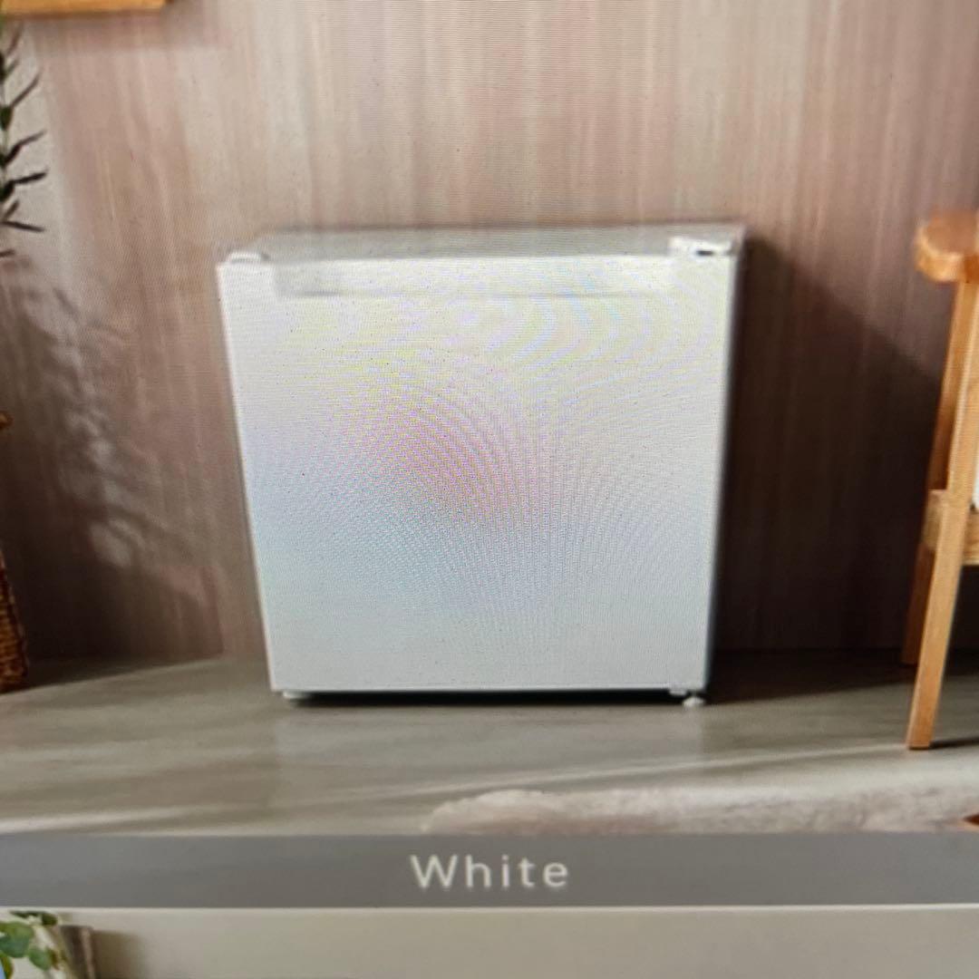 アイリスプラザ 冷凍庫　31リットルPF-A31FD-W