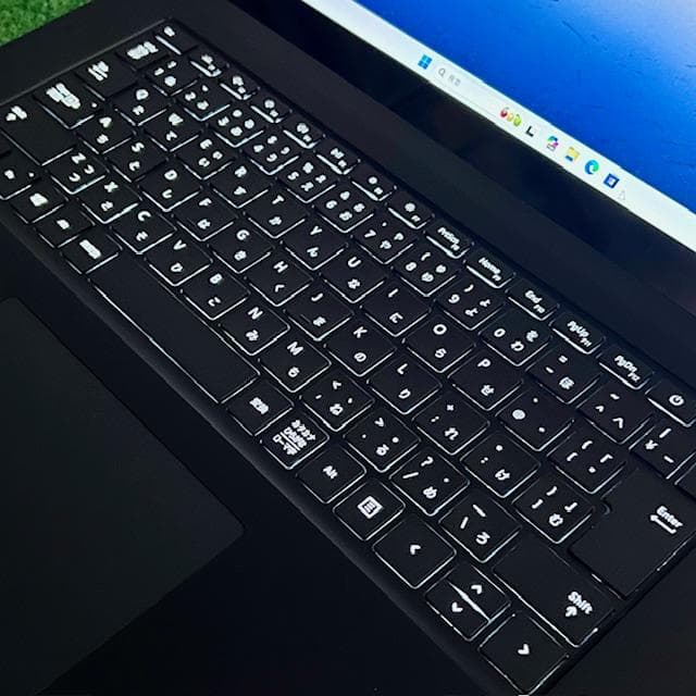 超薄型スリム《 第10世代corei7 》Surface Laptop 3