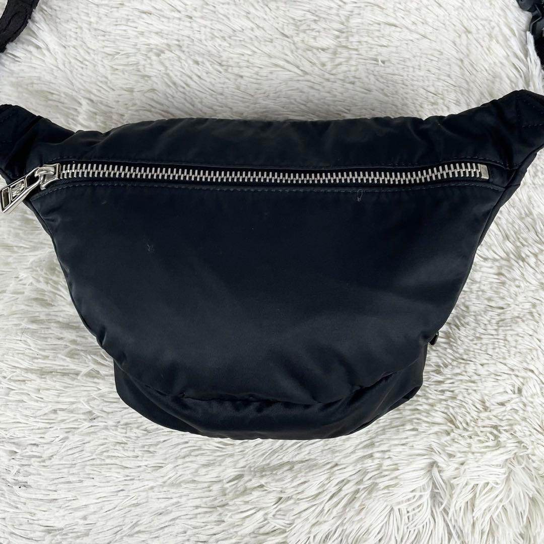 美品 モンクレール ナイロン ウエストバッグ ファスナー ロゴ型押し ブラック