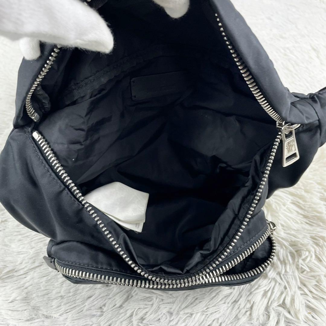 美品 モンクレール ナイロン ウエストバッグ ファスナー ロゴ型押し ブラック