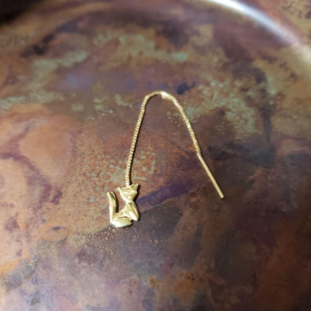 猫デザイン k18ゴールド 片耳チェーンピアス