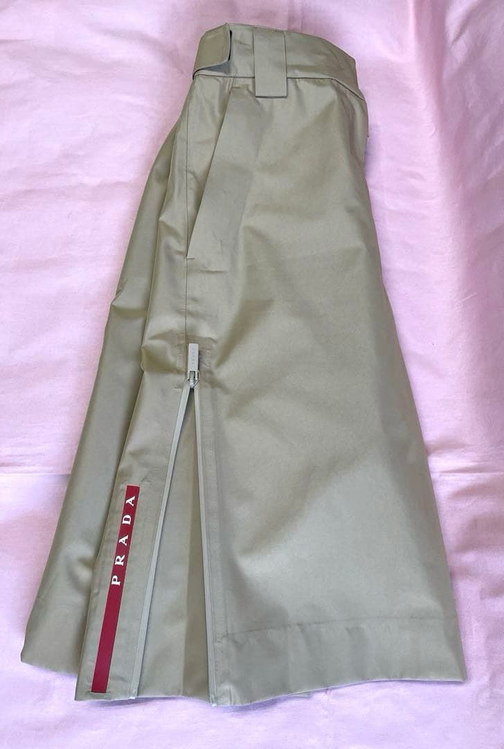 出品終了間近プラダ リネアロッサ ベージュハーフパンツXS男女兼用プラダスポーツ