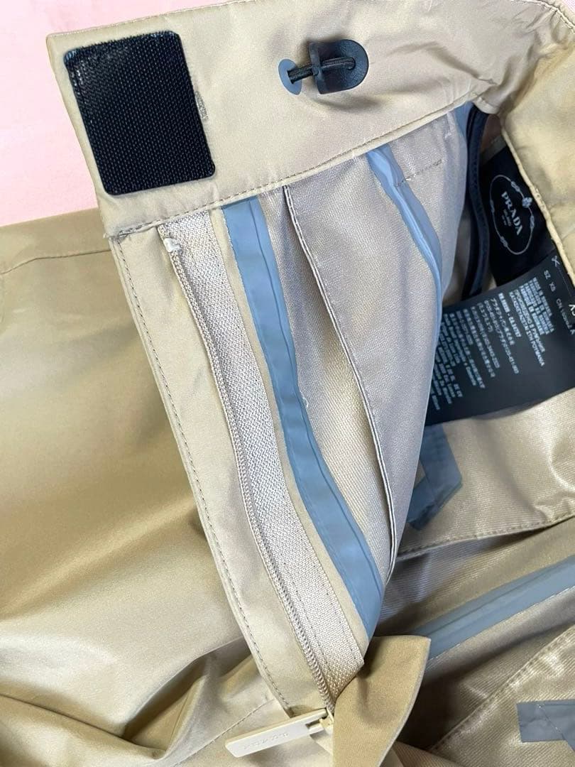 出品終了間近プラダ リネアロッサ ベージュハーフパンツXS男女兼用プラダスポーツ