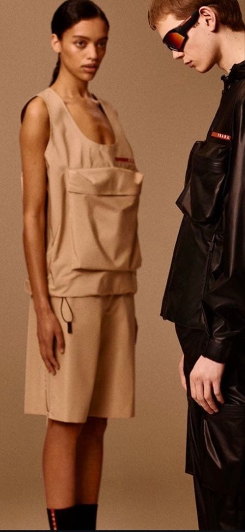 出品終了間近プラダ リネアロッサ ベージュハーフパンツXS男女兼用プラダスポーツ