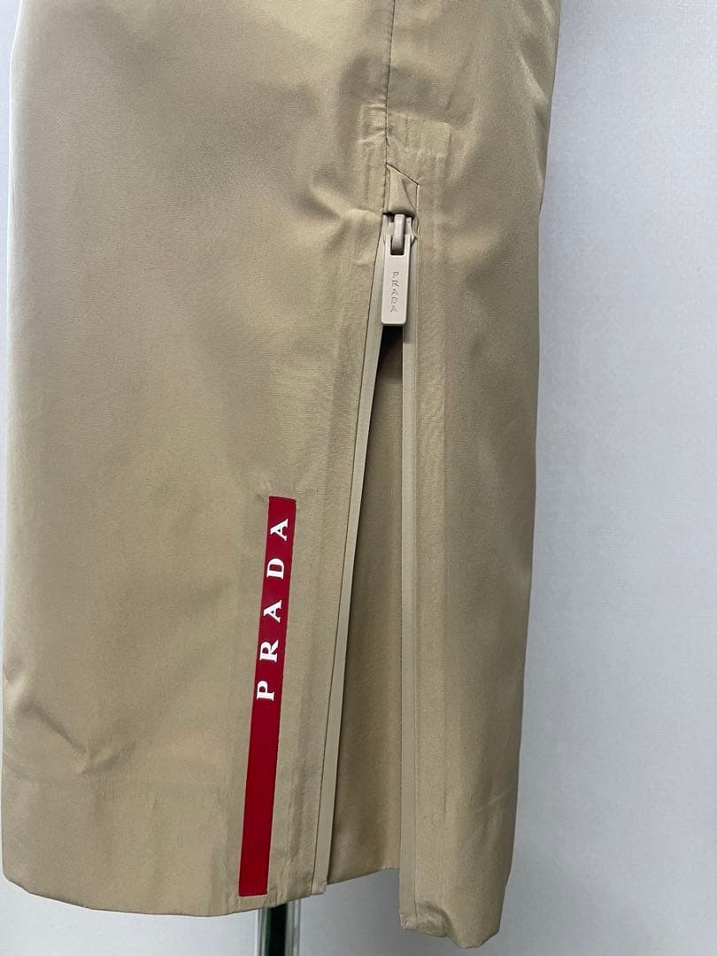 出品終了間近プラダ リネアロッサ ベージュハーフパンツXS男女兼用プラダスポーツ