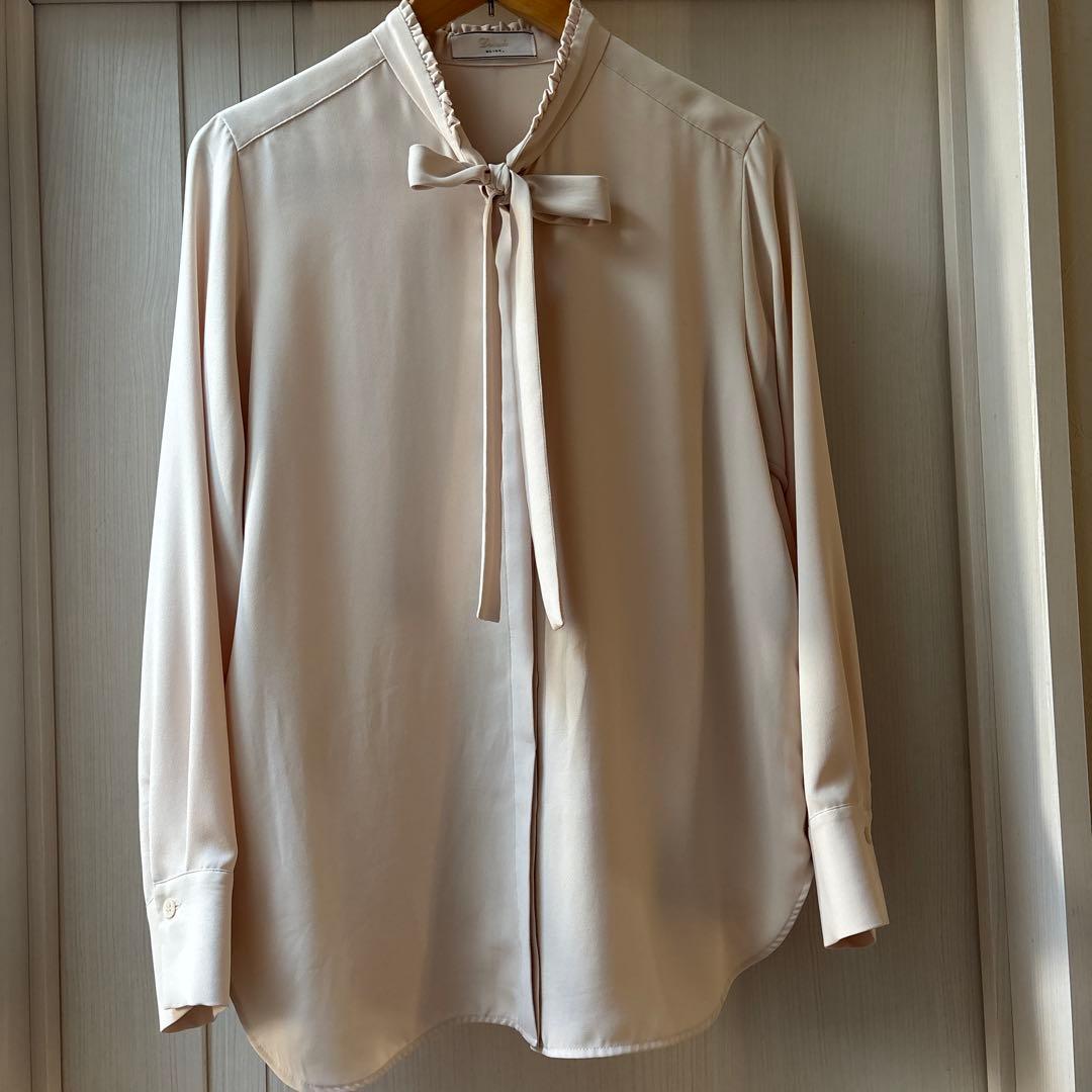 Beige, ベイジ　EVA ボウタイブラウス　サイズ4 シアーオレンジ