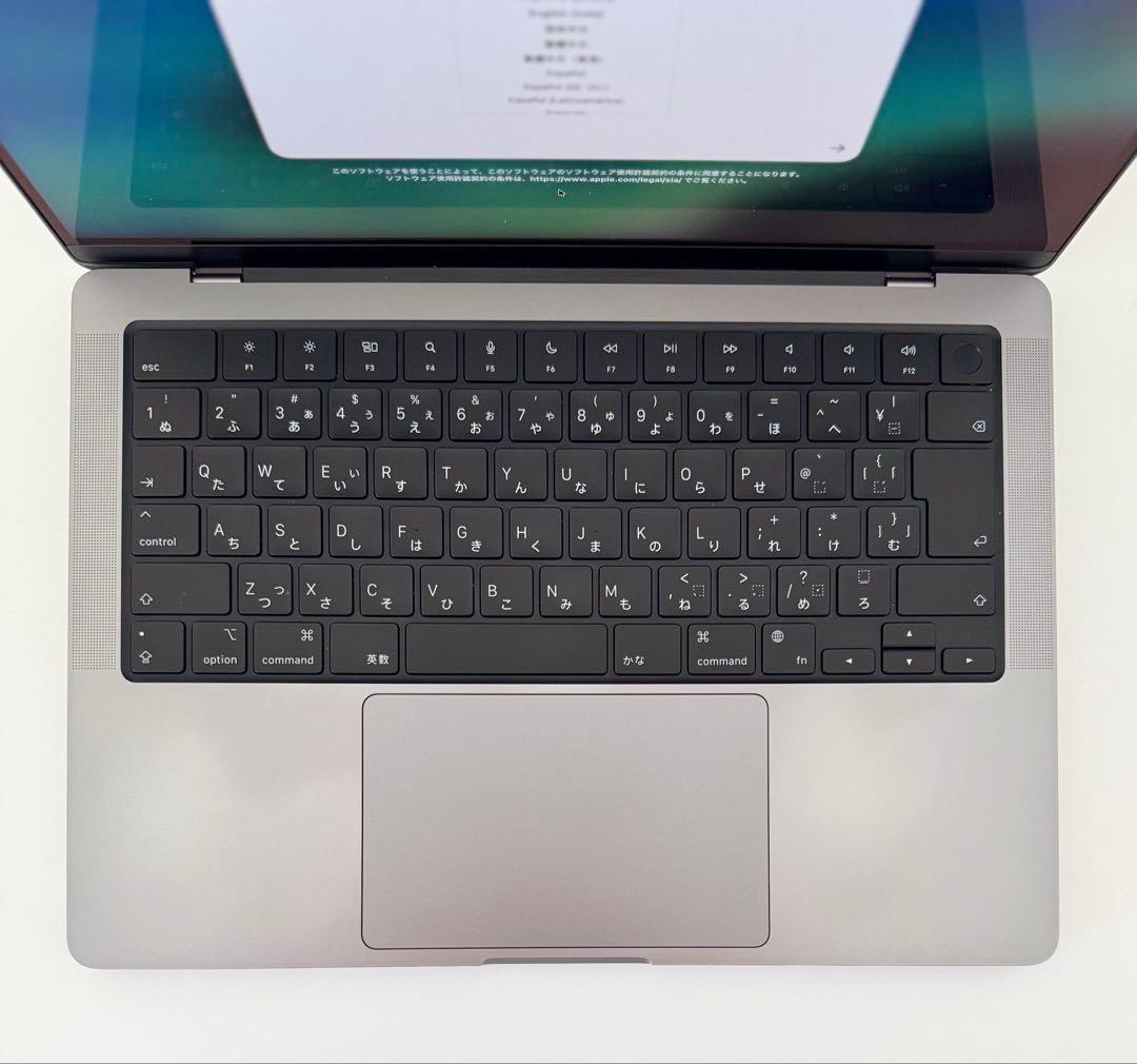 美品 Macbook Pro 2021 14インチ Office付ける