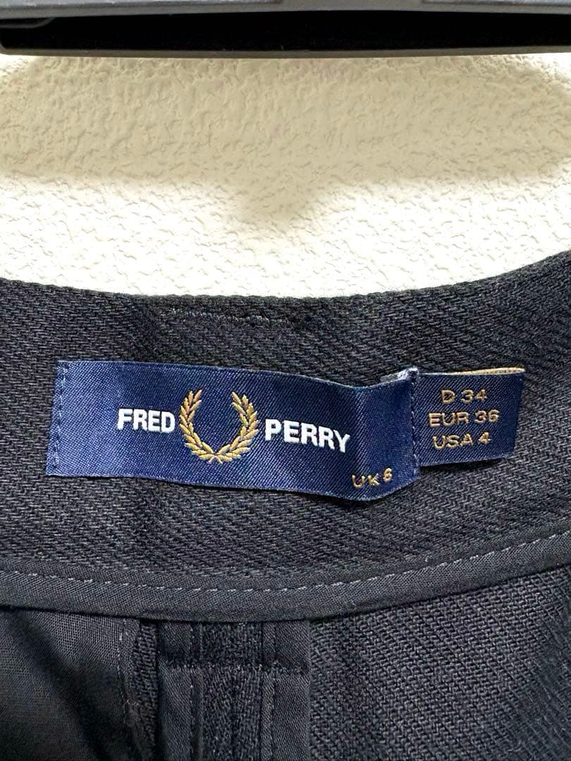 FRED PERRY フレッドペリー ハーフパンツ ブラック Mサイズ ロゴ
