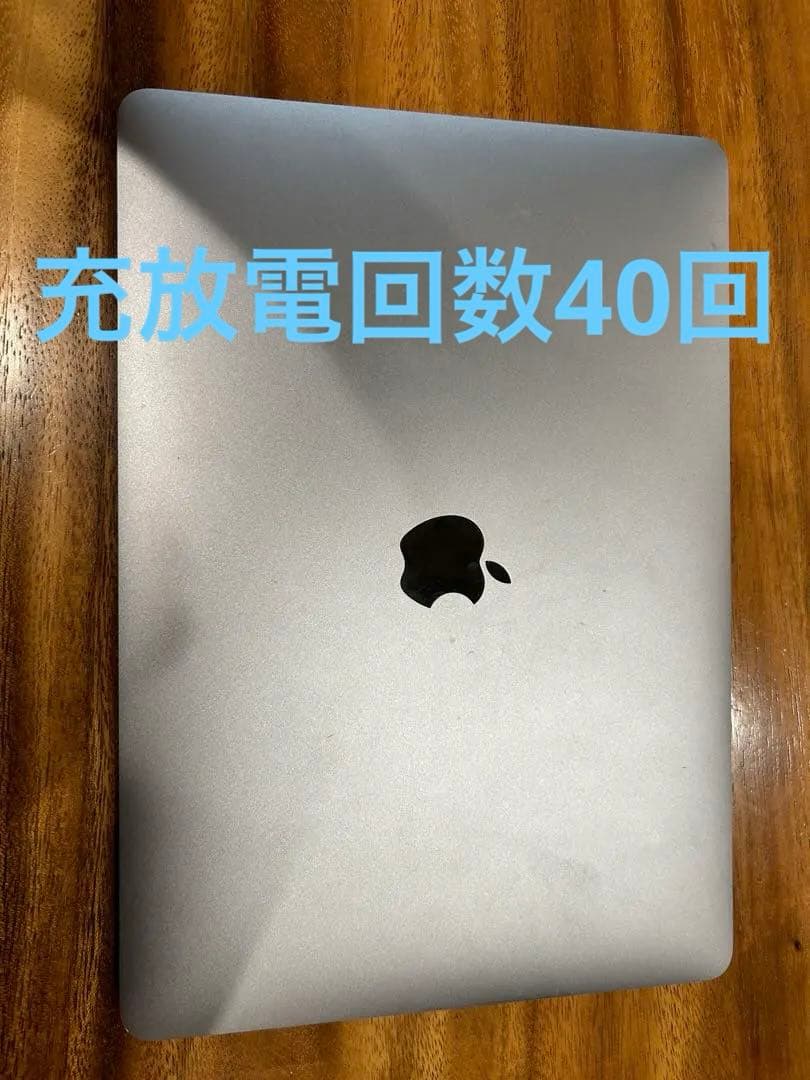 Apple MacBook シルバー 中古　充放電回数40回