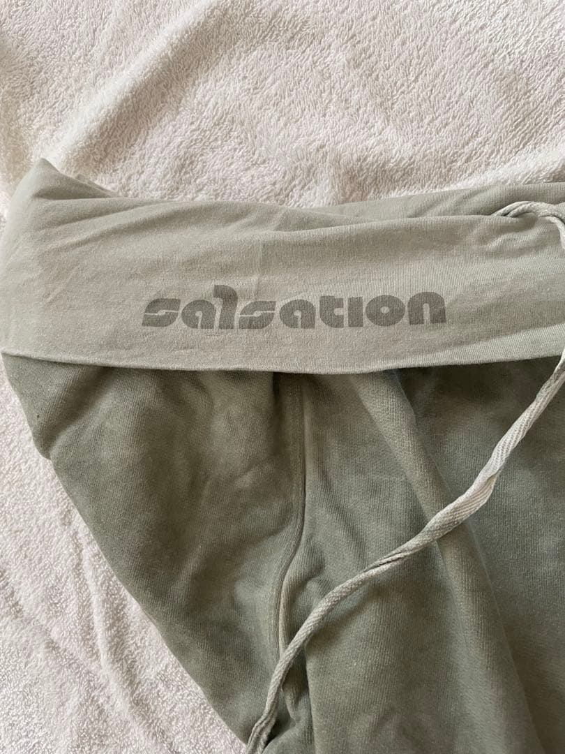 サルセーション　パンツ、トップス２枚組　パンツM. トップスL