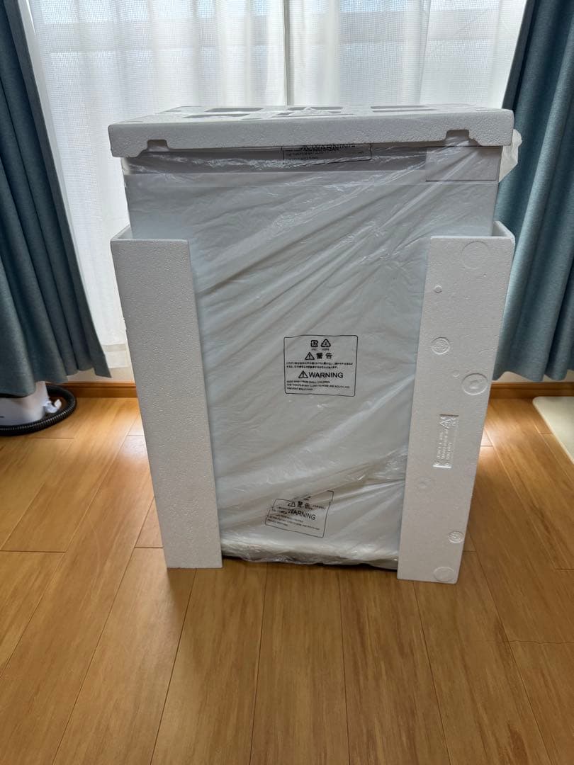 アイリスオーヤマ　小型冷蔵庫IRSN-7A-W