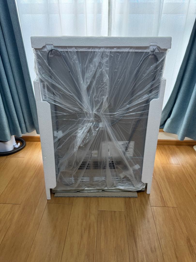 アイリスオーヤマ　小型冷蔵庫IRSN-7A-W