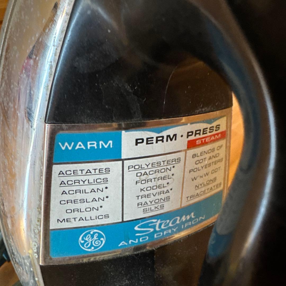 衣類ケア家電 GE Steam and Dry Iron