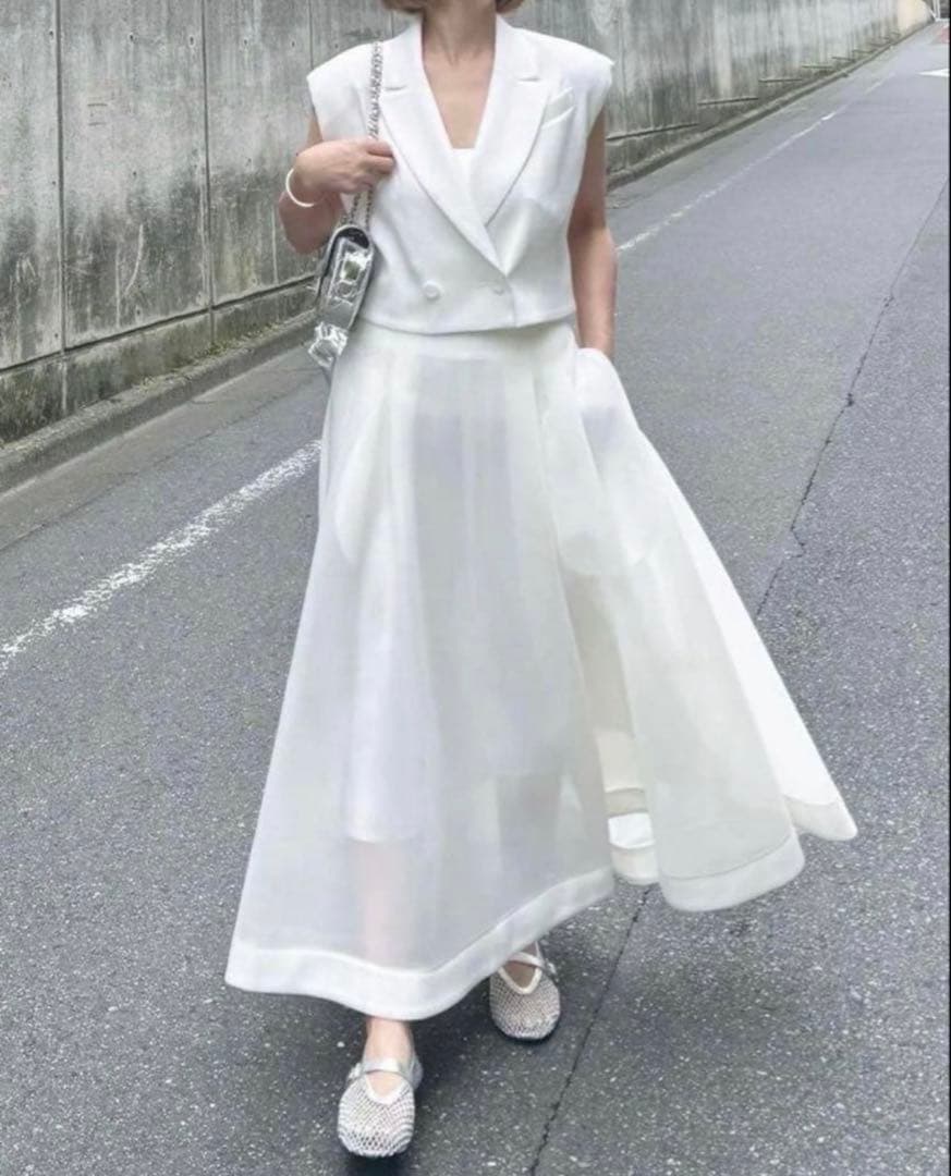 美品　シーニュ　cygne　パワショルショート丈ジレ　Patric　F　ホワイト