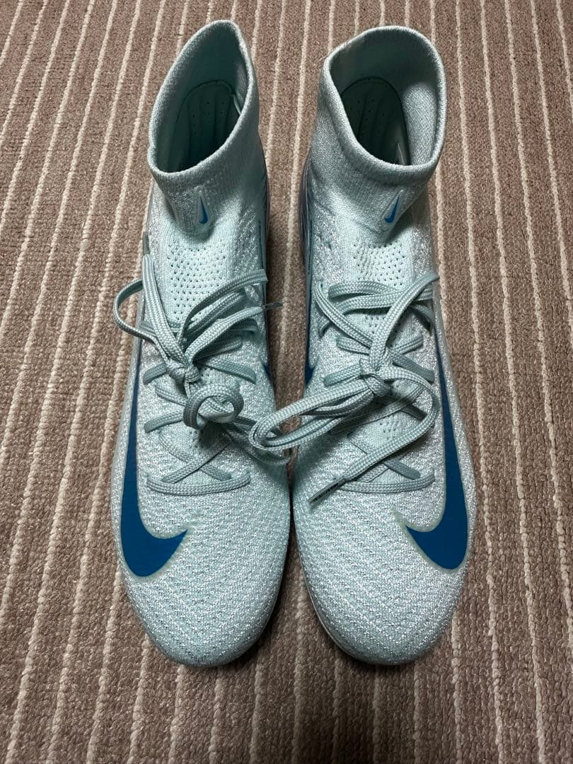 と！Nike サッカーシューズ ハイカット ライトブルー