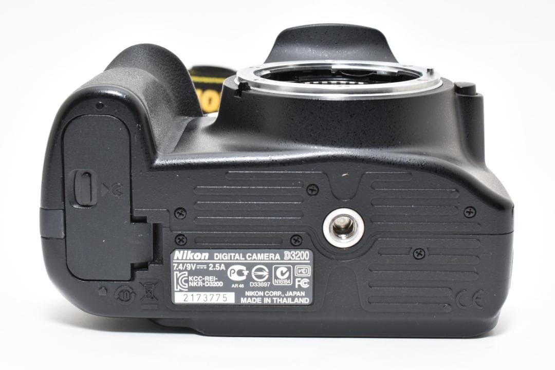 美品 NIKON ニコン D3200 デジタル一眼レフ ボディ H011