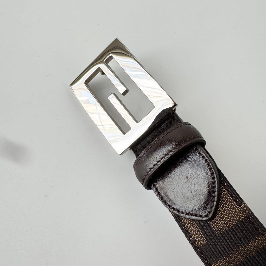 【美品】フェンディ ベルト ズッカ柄 シルバー金具 レザー ブラウン