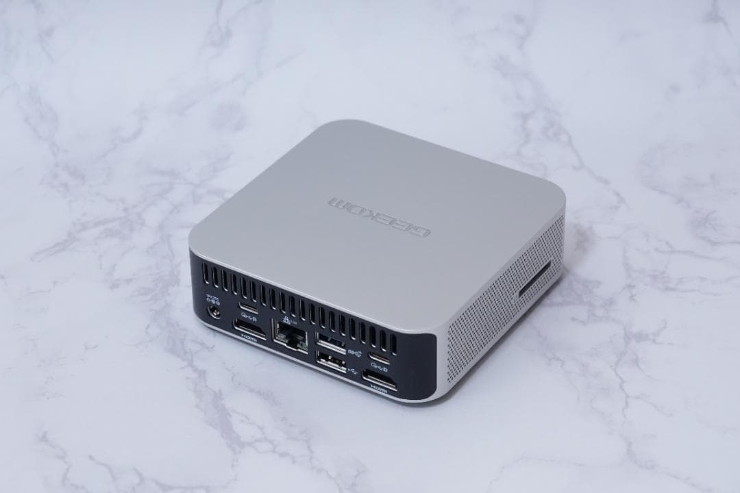 GEEKOM A6 ミニPC（Ryzen7 6800H）